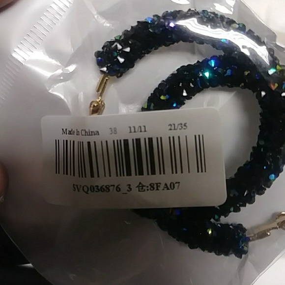 ❤ 4 FOR $15 Shiny Blue Crystal Hoop Earrings - Picture 3 of 3